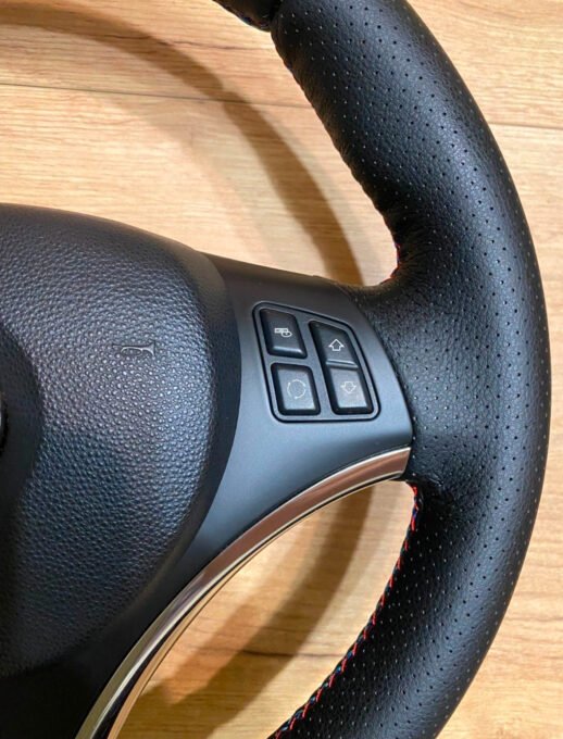 IMG_1687 Volant BMW E90 E91 E92 E93 E82 E87 E88 sport.