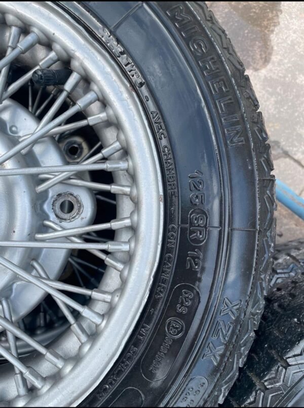 Fiat 500/Bianchina/126 voiture vintage jantes alliage Borrani pneus rareté