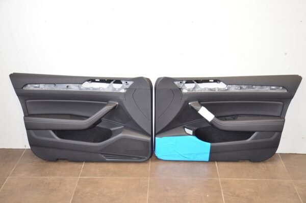 Intérieur VW PASSAT B8 LIFT R-LINE 2018 CUIR NOIR CARBONE NEUF