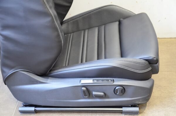 Intérieur VW PASSAT B8 LIFT R-LINE 2018 CUIR NOIR CARBONE NEUF