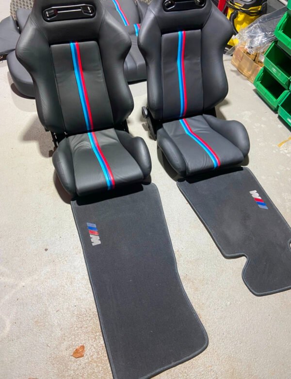sièges Recaro en cuir véritable avec banquette arrière assortie pour la BMW E 34