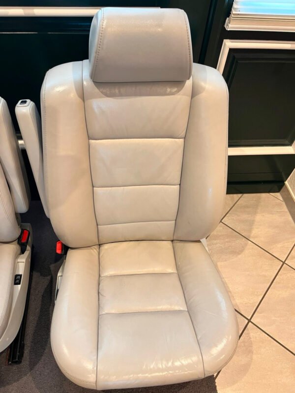 Sièges Avant en Cuir BMW E32/E34