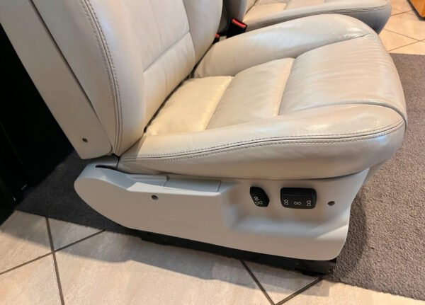 Sièges Avant en Cuir BMW E32/E34