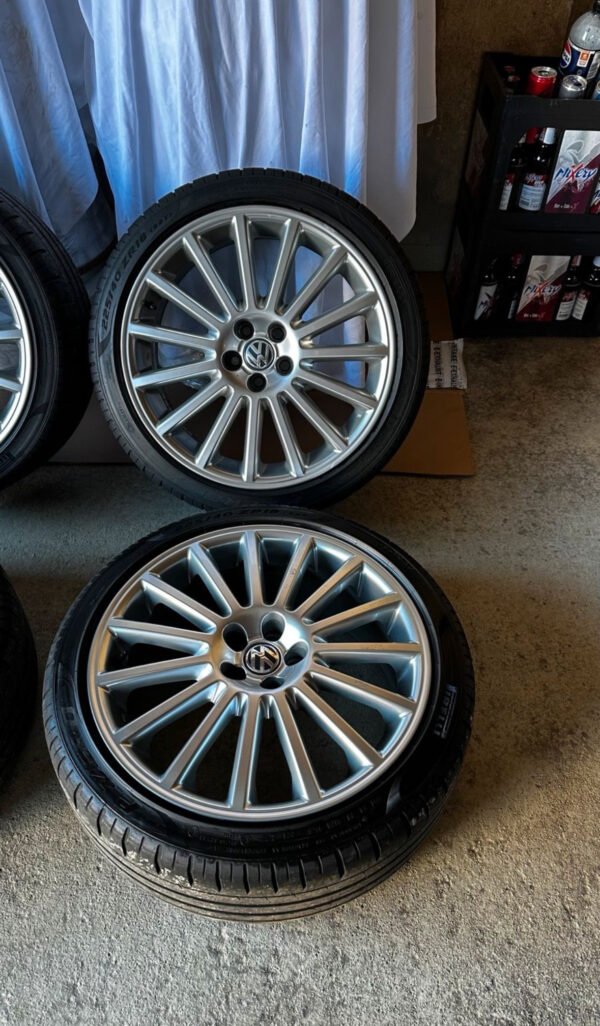 OZ Racing Golf 4 R32 Wheels with Pirelli PZero Tires
