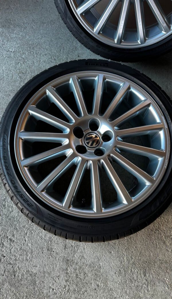 OZ Racing Golf 4 R32 Wheels with Pirelli PZero Tires