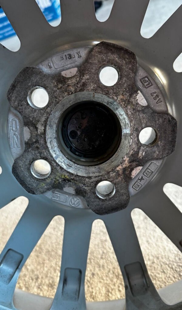 OZ Racing Golf 4 R32 Wheels with Pirelli PZero Tires