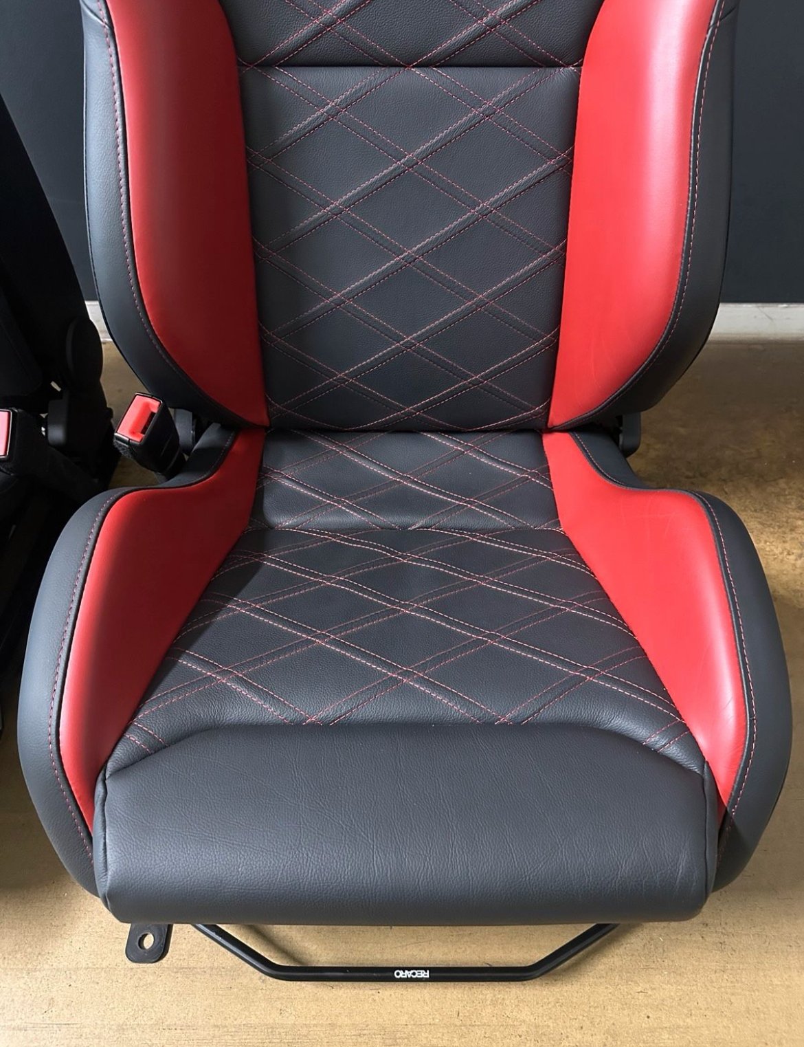 Recaro Sportster CS Seats for BMW E90/E91/E92 – Image 4