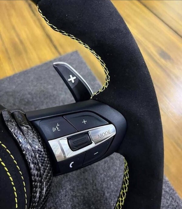 Volant BMW F30 Amélioré: Volant M Performance en Carbone