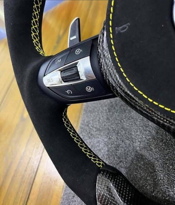 Volant BMW F30 Amélioré: Volant M Performance en Carbone