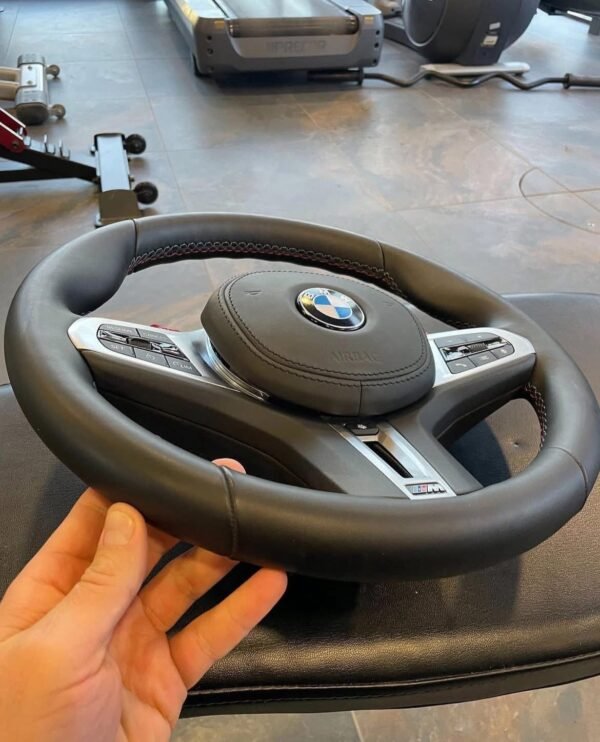 IMG_2145 Volant BMW M5 F90 avec Airbag d'Origine