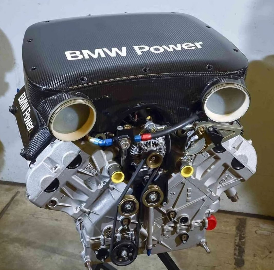 BMW P60B40 Legendary Engine - V8 4.0L Flat Crankshaft – Image 2