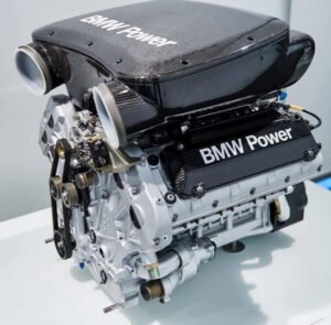 BMW P60B40 Legendary V8 Engine