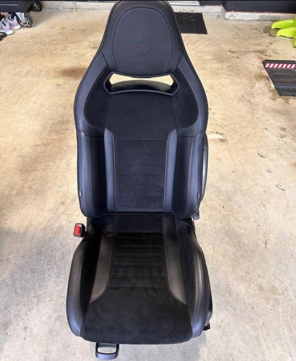 IMG_2311 Sièges en carbone Alfa Romeo