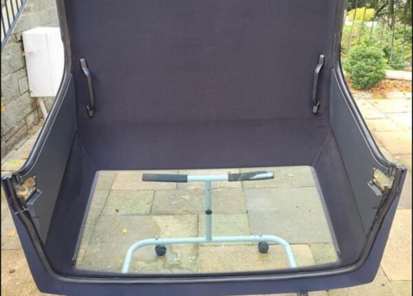 IMG_2572 BMW E30 Toit rigide en parfait état