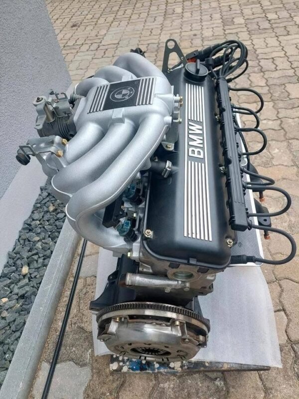 BMW E30 Moteurs 320i / 325i à vendre