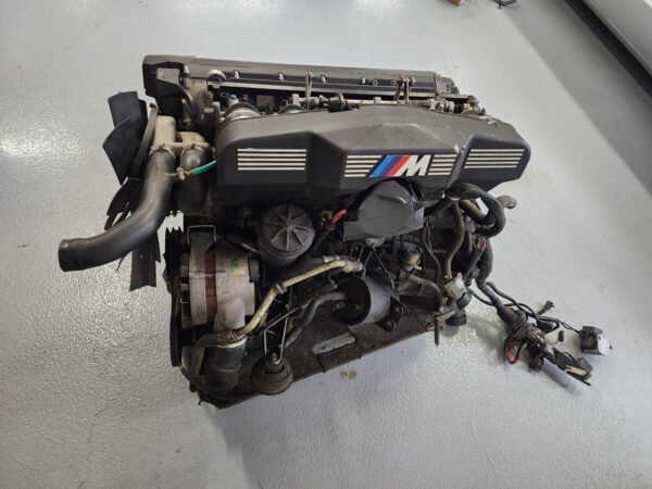 Image JPEG-4E0C-9DD7-D0-9 BMW Motorsport M5 E34 Engine S38B36