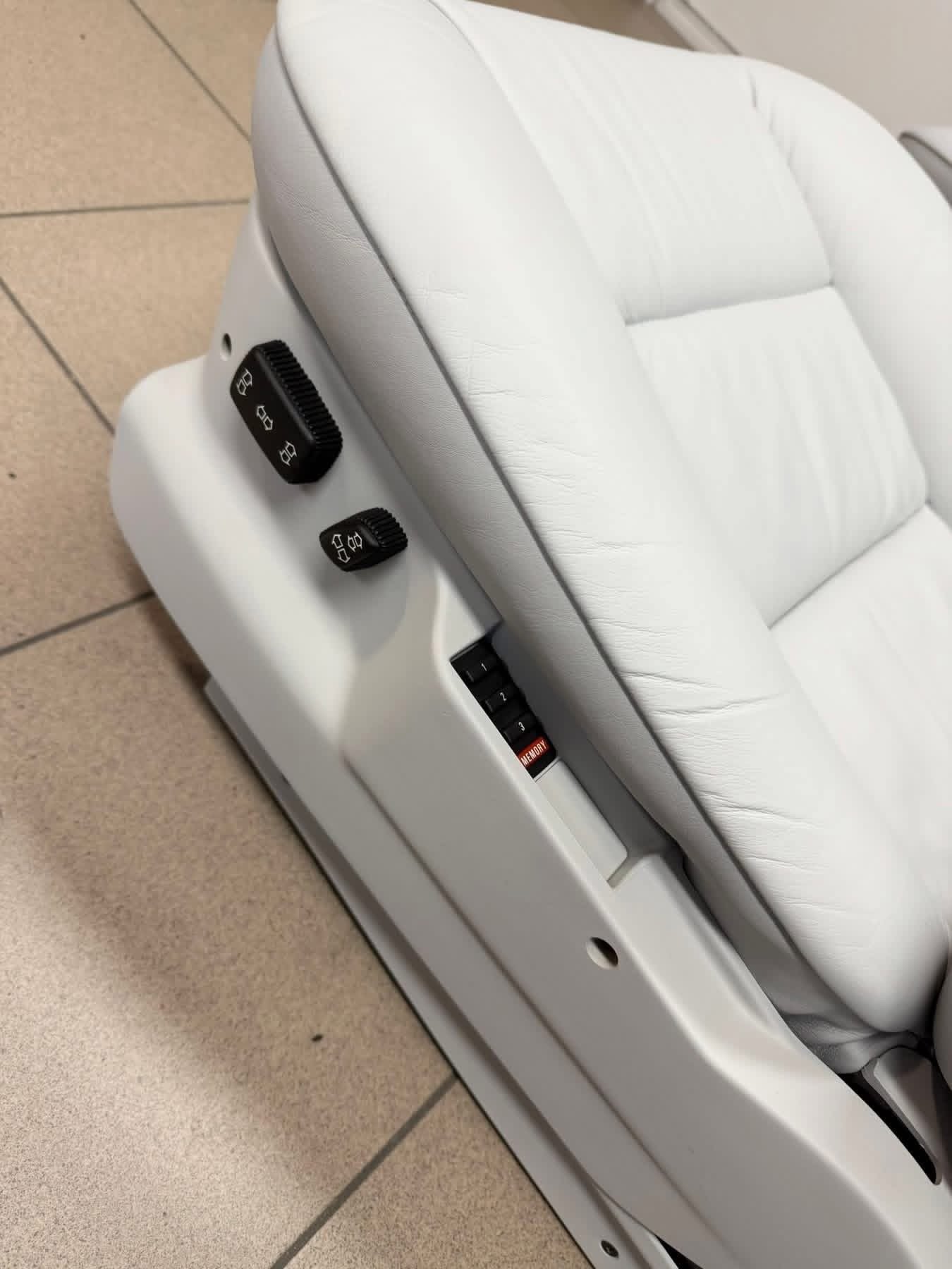 BMW E32 Interior – Image 7