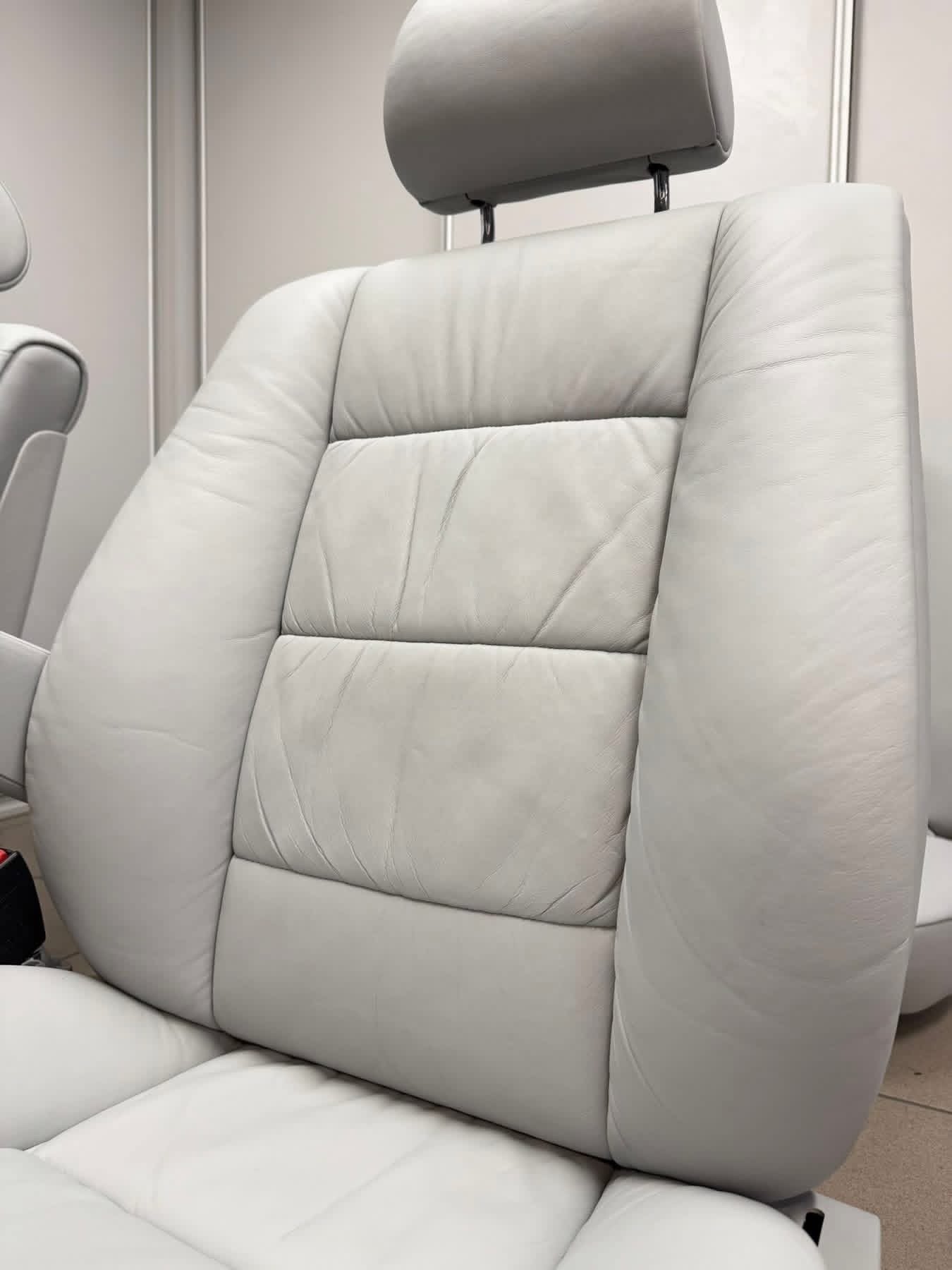 BMW E32 Interior – Image 5