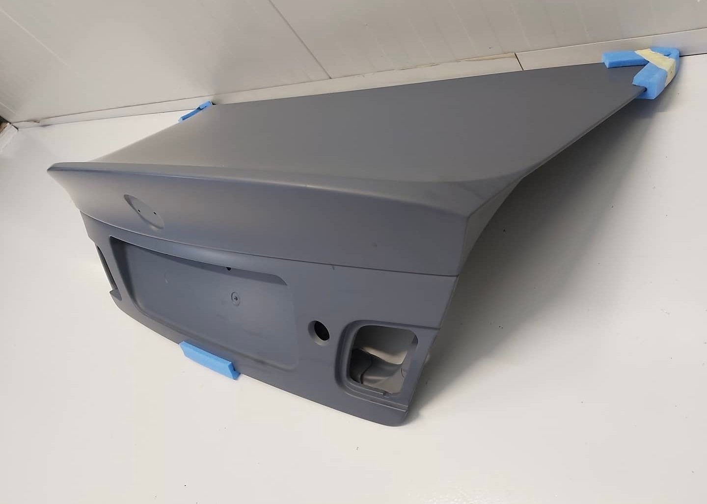 Couvercle de Coffre BMW E46 M3 CSL d’Origine Neuf – Image 3