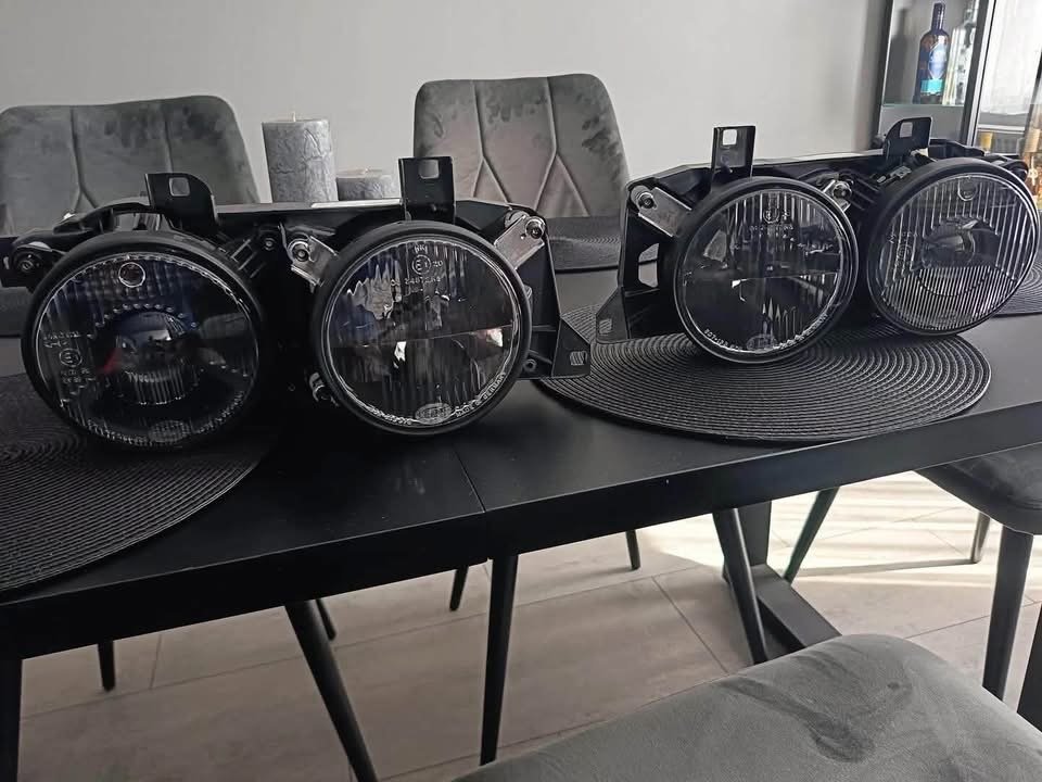 Phares HELLA Black pour BMW E34